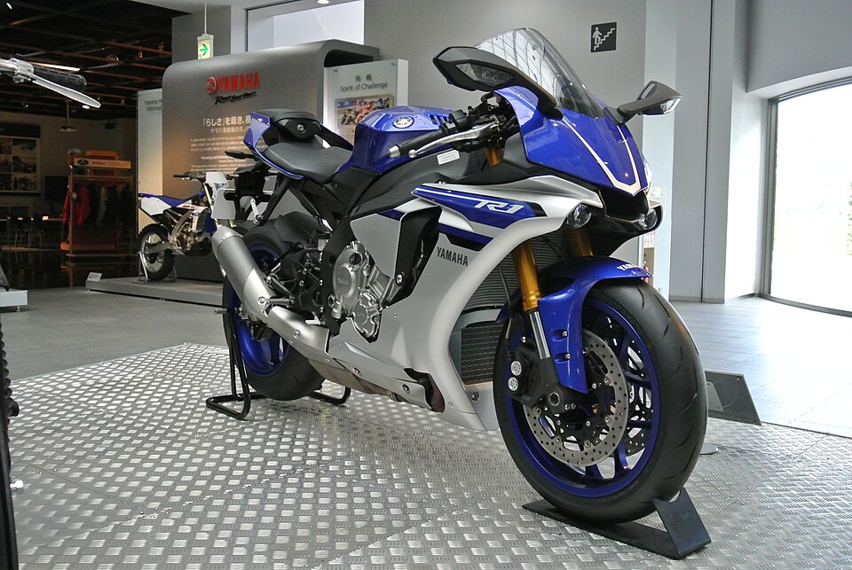 Yamaha YZF-R1 — Imagen de referencia del modelo base